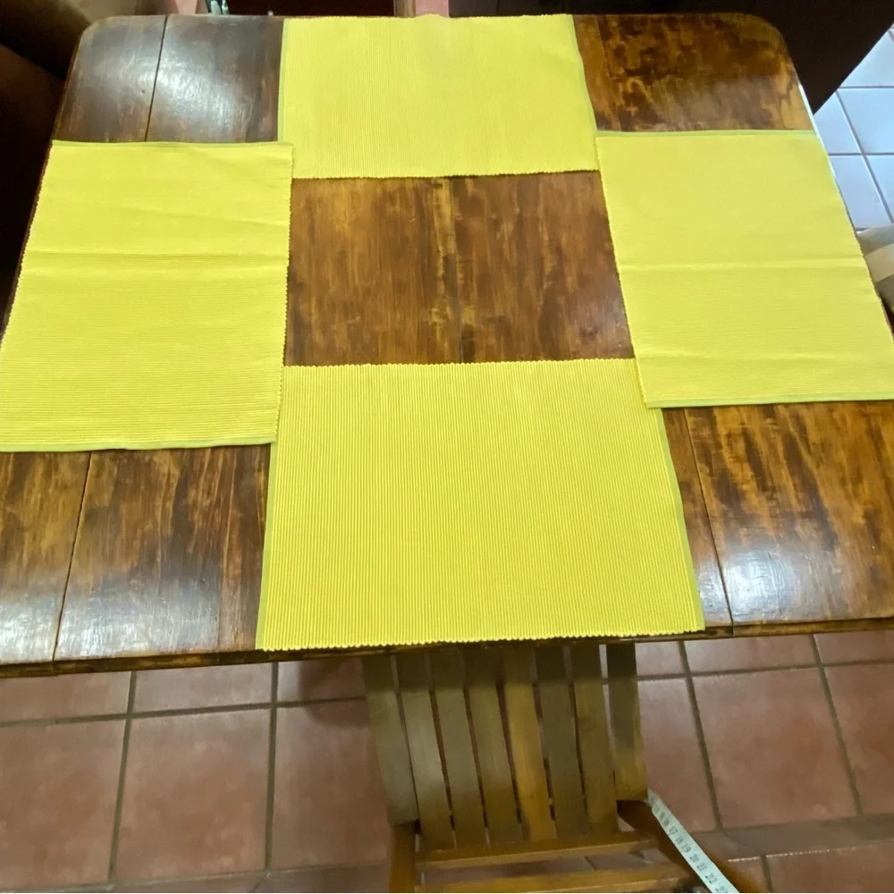 Pottery Barn Placemats Set of Four Yellow and Green Cotton Twill Contemporary